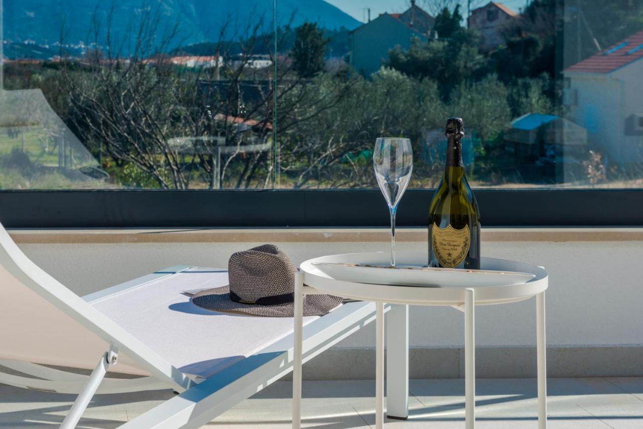 Villa Invigo - Brand New Private Pool Villa Mlini Exterior foto